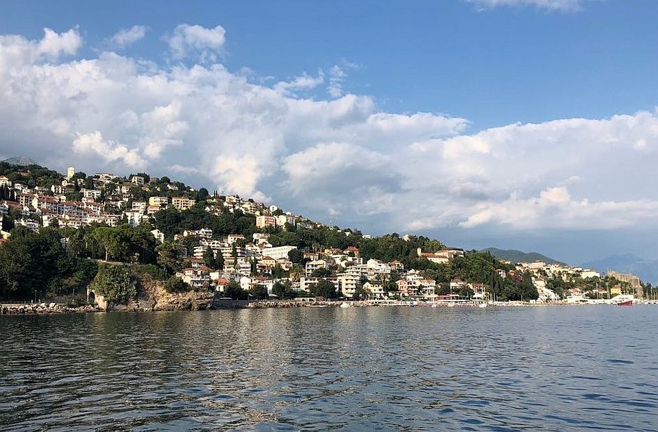 Maloletnik iz Beograda uhapšen u Herceg Novom zbog pokušaja ubistva