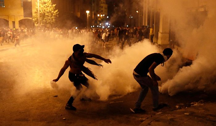 Novi sukobi u Bejrutu, policija upotrebila suzavac protiv demonstranata
