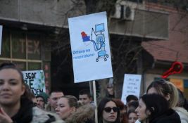 Zbor zdravstvenih radnika: Vučić kriv za represiju i nesigurnost u društvu
