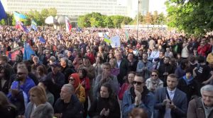 FOTO: Protesti u Slovačkoj zbog boravka Fica na proslavi Dana pobede u Moskvi