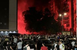UŽIVO VIDEO: Haos u Novom Sadu, sukob SNS-a sa građanima