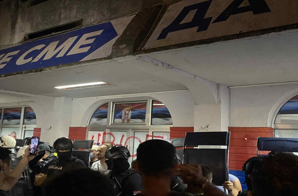 Mićin: Ekstremisti blokaderi pokazali svoje pravo lice, nisu birali sredstva - kamenice, psovke, pretnje