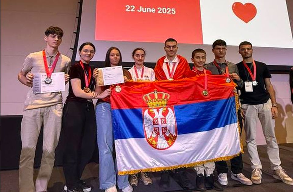 Srednjoškolci iz Srbije osvojili osam medalja na olimpijadi iz matematike u Singapuru