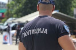 S leđa prilazio Novosađankama i kidao im zlatne ogrlice, a policajca prilikom hapšenja teško povredio