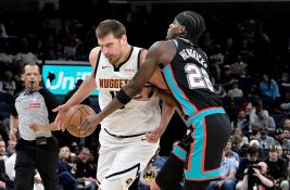 VIDEO: Jokićev dabl-dabl u porazu Denvera od Memfisa