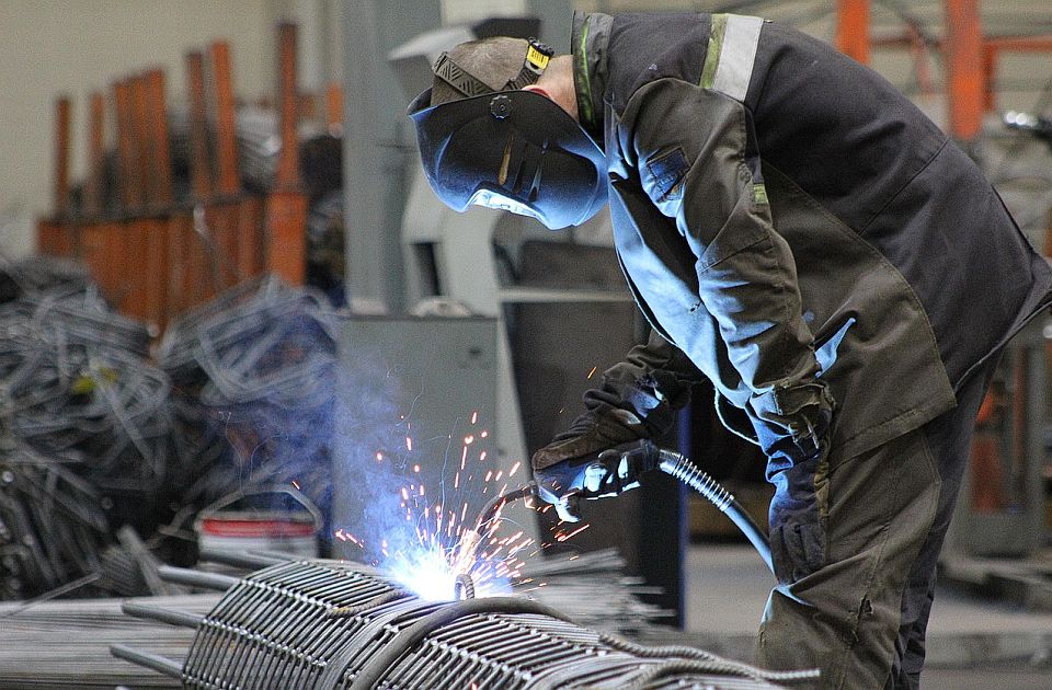 Sve manje radnih mesta - za ljude