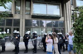 Dekan Filozofskog ostaje u zgradi fakulteta, nada se da će današnji protest biti mirniji