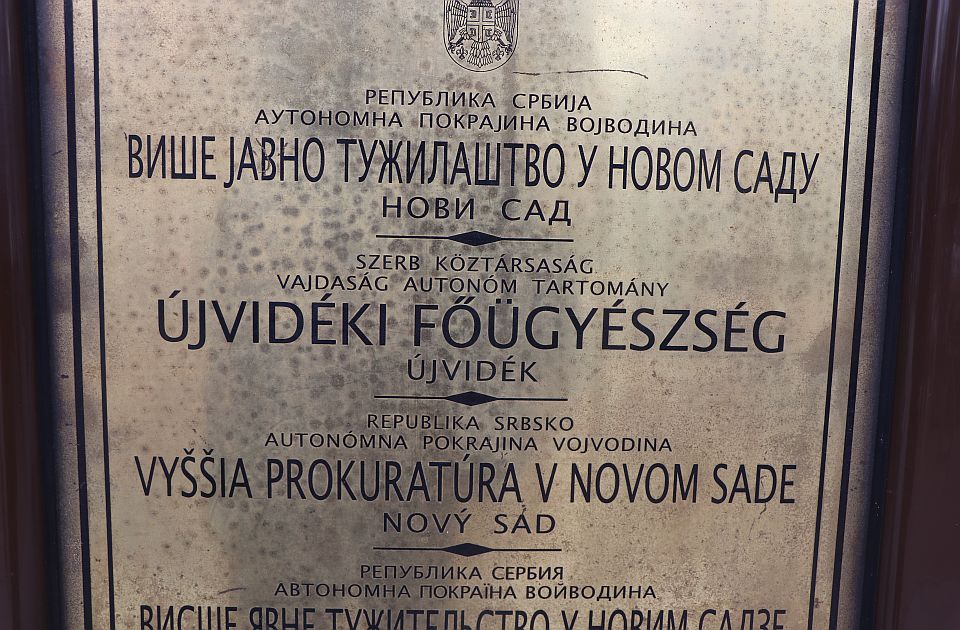 Novosadsko tužilaštvo o grafitu na kući studenta iz Ćacilenda: Podnet zahtev policiji da reaguje Novosadsko tužilaštvo o grafitu na kući studenta iz Ćacilenda: Podnet zahtev policiji da reaguje