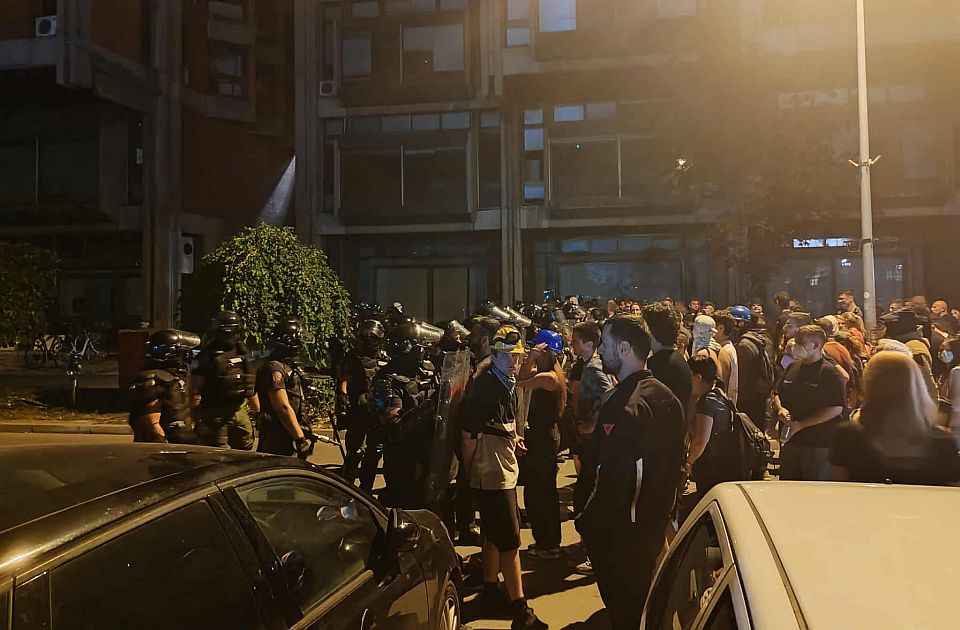 Mićin o dešavanjima ispred Filozofskog: Ključni dokaz nasilne prirode i korena obojene revolucije