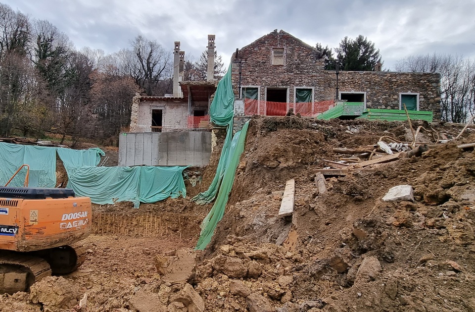 FOTO: Strogo poverljiva obnova "Lekine vile" na Fruškoj gori, nema informacija o "tajnim" radovima