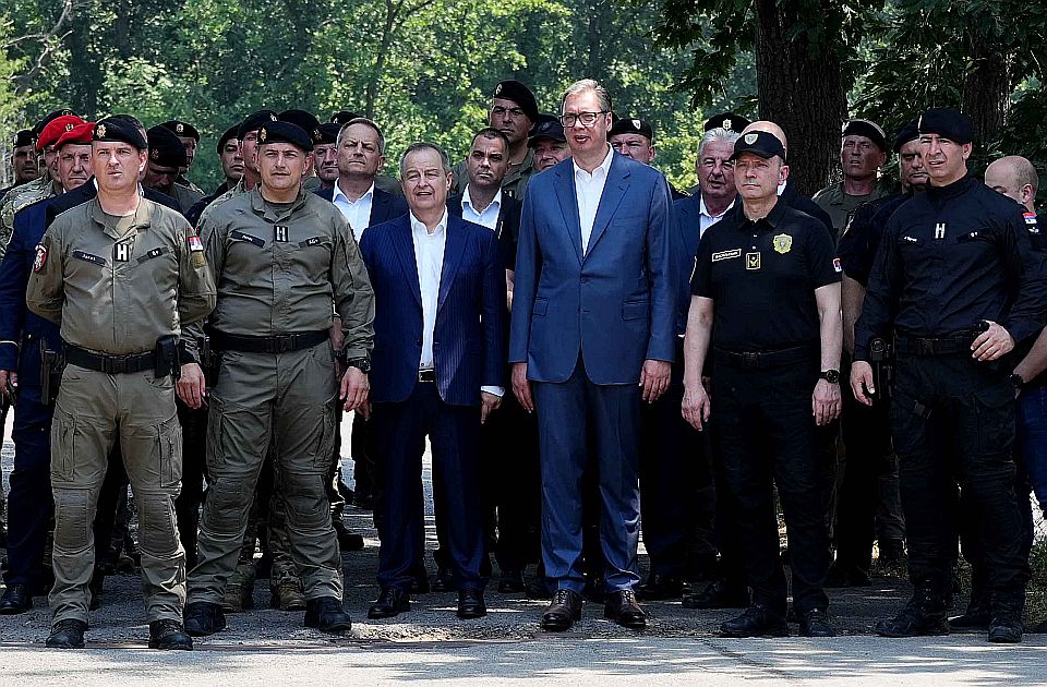 Vučić opet najavljuje pomilovanja: Akt milosti ili politički potez?