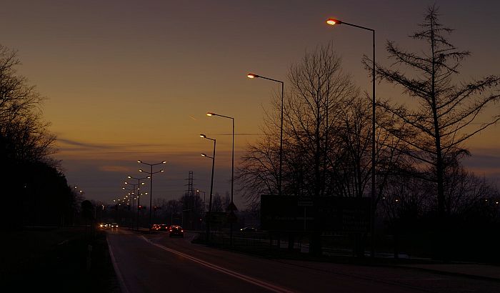 Firme bliske mađarskim i srpskim vlastima preuzele poslove zamene uličnog osvetljenja u Srbiji