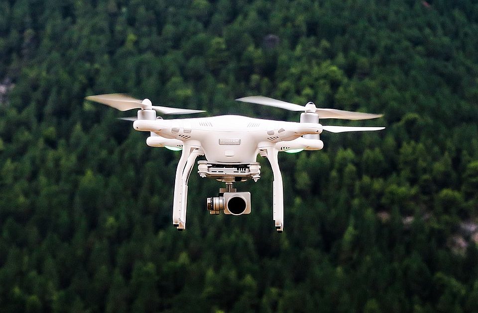 Amazon će dostavljati robu dronovima