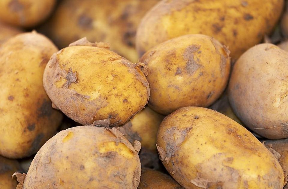 Krompir za godinu dana poskupeo skoro 300 odsto