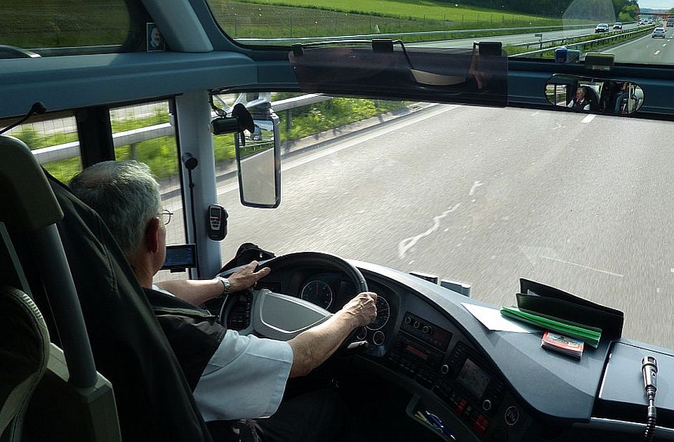 Pančevo: Smanjena cena mesečne autobuske karte za studente