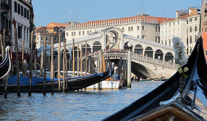 VIDEO: Venecija proterala turiste jer su se kupali u Velikom kanalu