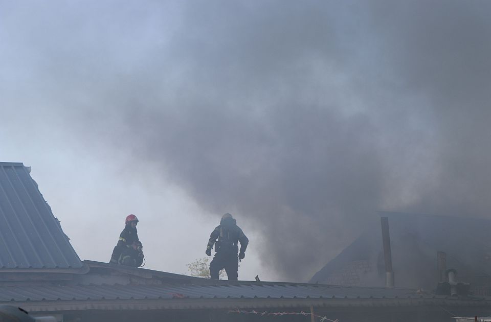 FOTO, VIDEO: Kako je izgledalo gašenje velikog požara u Bangladešu