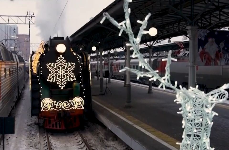 VIDEO: Čarolija Deda Mraza stiže vozom u više od 70 ruskih gradova