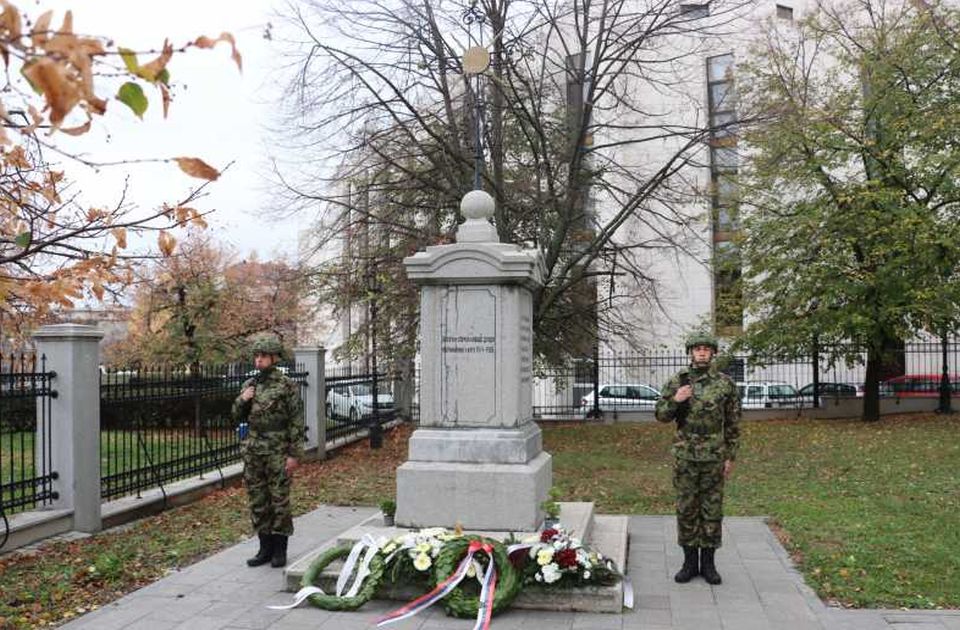 Polaganjem venca na Spomen-krst u porti Uspenske crkve obeležen Dan oslobođenja Novog Sada