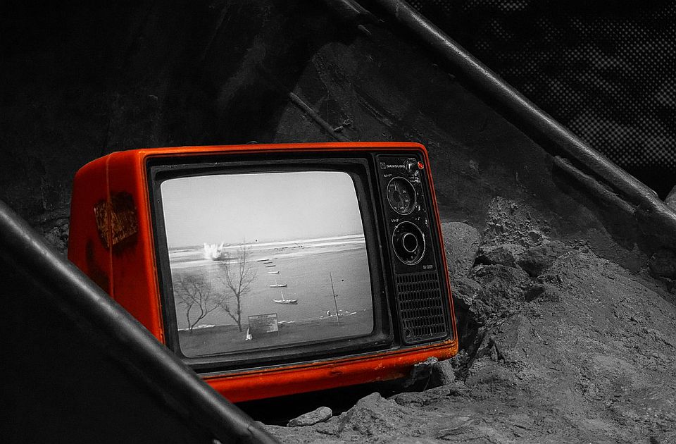 Ogled(anje): Televizija nekad i sad