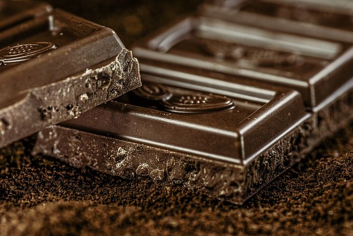 Potražnja za čokoladom smanjena zbog pandemije, propadaju tone najkvalitetnijeg kakaa