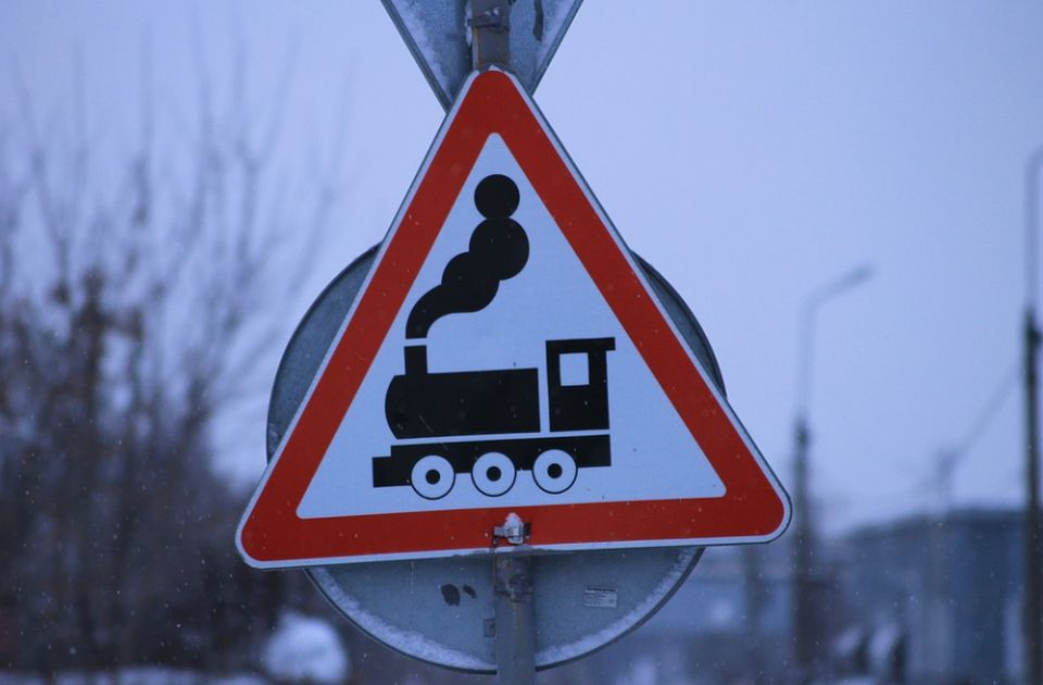 Britanci menjaju tradicionalni saobraćajni znak: "Pregazilo ga vreme"