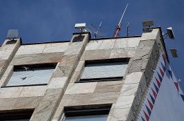FOTO: Zaštićene ptice umiru zbog naprednjačkog bilborda