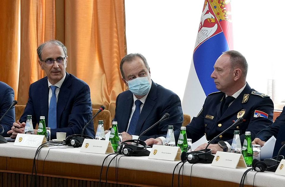 Dačić o ubistvu na Senjaku: Pohapšeni svi koji su umešani, niko ne sme da baca ljagu na obične policajce