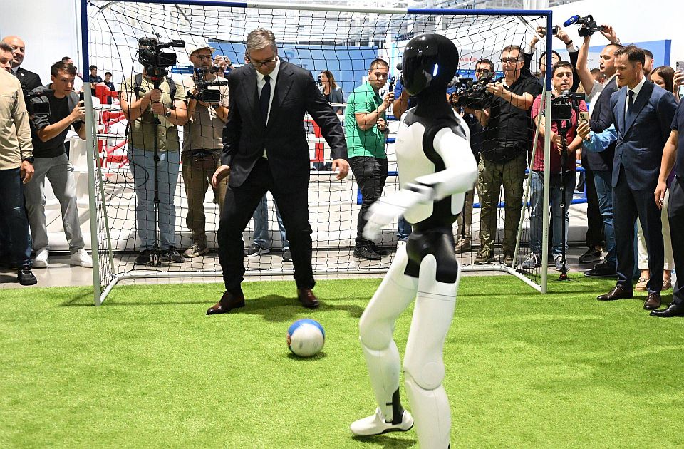 Jovanović: Srbija je svetski lider u novim tehnologijama - od fabrike humanoidnih robota do napredne eUprave