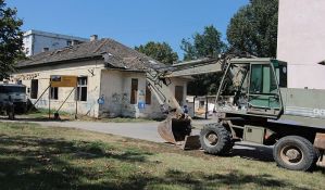 FOTO: Počelo rušenje 