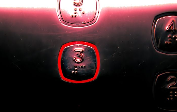 Vršačka bolnica dobila novi lift, pacijente više neće morati da nose na rukama Vršačka bolnica dobila novi lift, pacijente više neće morati da nose na rukama