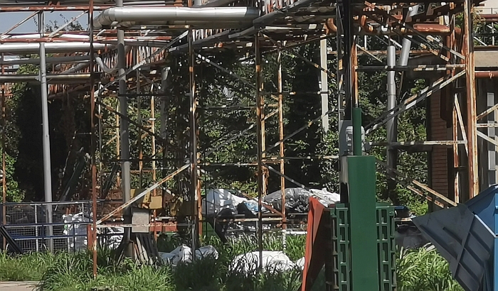 Skoro 1.300 tona opasnog otpada i dalje u industrijskoj zoni u Novom Sadu