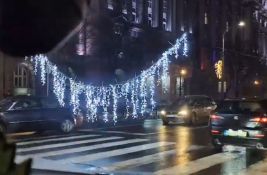 VIDEO Pala novogodišnja rasveta u Ulici kneza Miloša u Beogradu