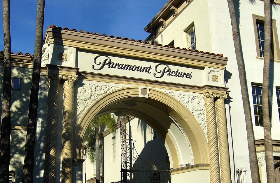 Paramaunt osporava dogovor Vorner Brosa i Netfliksa