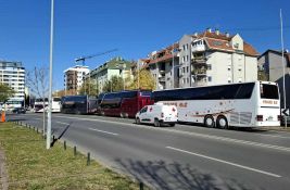 VIDEO: Naprednjaci se okupljaju na Mišeluku i kod Sajma, idu u Ćacilend