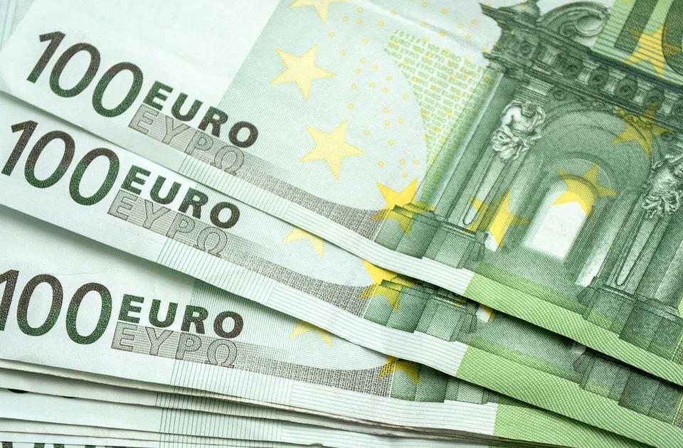 Rusija produžila ograničenja za podizanje dolara i evra