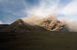 VIDEO: Probudio se vulkan Etna, zatvoren aerodrom u Kataniji