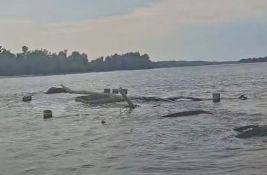 FOTO, VIDEO: Mađarski brod koji je išao u Novi Sad i potonuo pre 90 godina vidljiv zbog niskog vodostaja