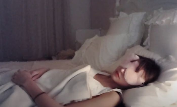 VIDEO: Prenosila uživo kako spava, za pet sati zaradila više od 2.300 evra