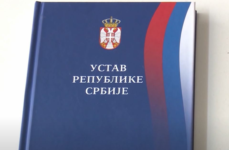 Vučić tvrdi da ako on ne želi izbore - njih neće biti: Šta piše u Ustavu?