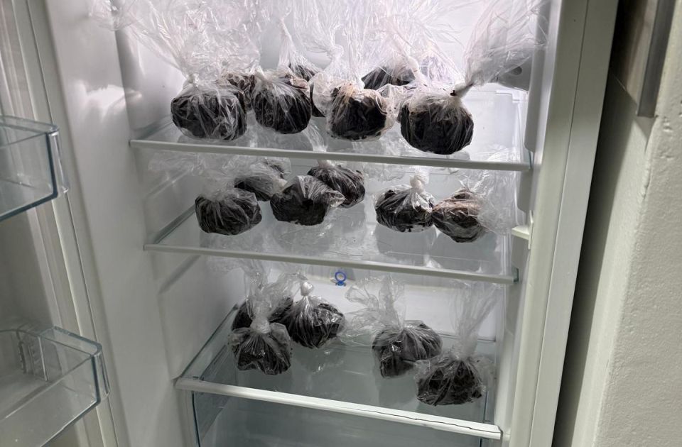 FOTO: Novosadski dileri spremili i dva kilograma kolača sa marihuanom pre hapšenja