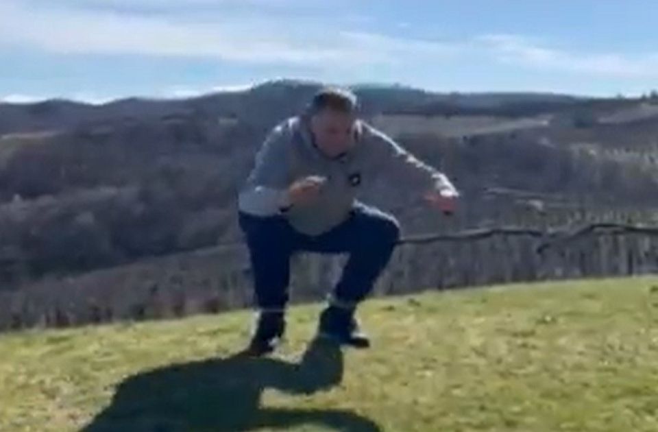 VIDEO "Nikad u boljoj formi": Dodik objavio snimak kako radi čučnjeve u prirodi