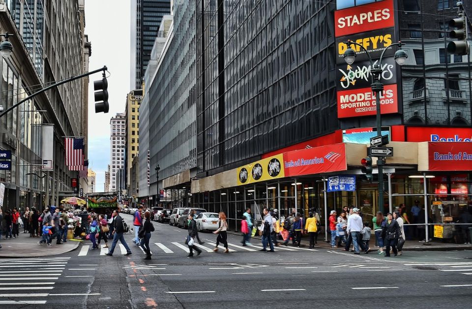 Manji rast privrede u SAD posledica Trampove imigracione politike i straha poslodavaca od AI