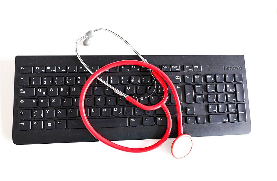 Ako već morate da guglate svoje simptome, doktorka upozorava koju grešku da izbegnete