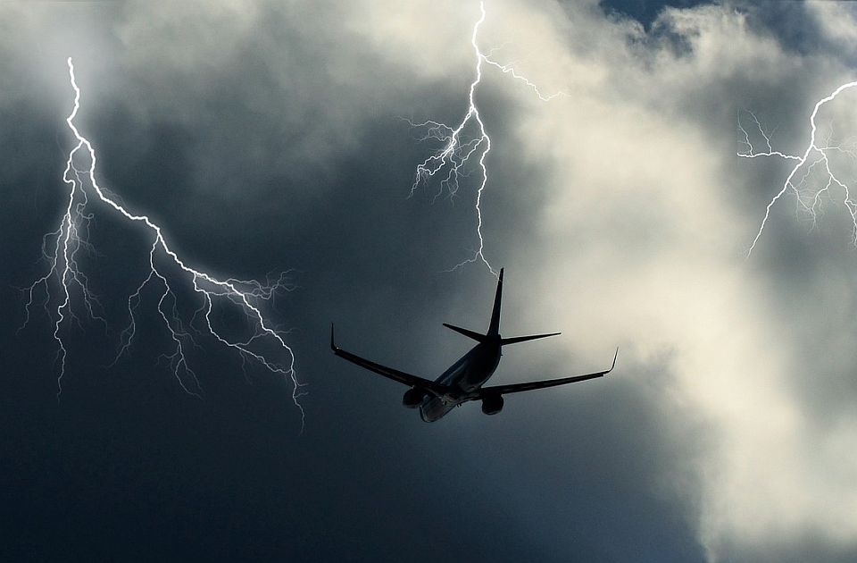 VIDEO: Avion koji je leteo ka Majorci uleteo u snažnu oluju, putnici vrištali, plakali i povraćali