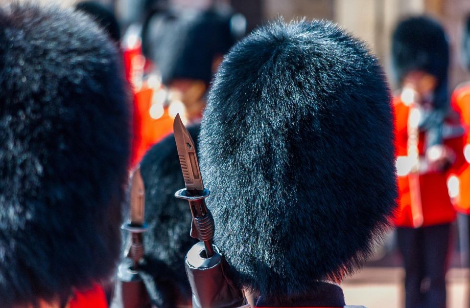 Britanski poslanici traže da kape Kraljevske garde više ne budu od medveđeg krzna