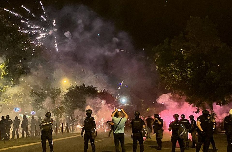 Večeras skup u Novom Sadu: Godinu dana od nereda kod prostorija SNS-a