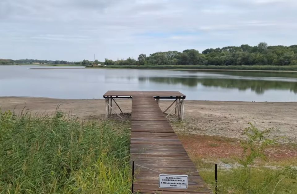 Ribočuvari spremni da upumpaju kiseonik u jezero u Bačkoj Topoli 