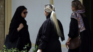 Italija zabranila burke i nikab u školama i ograničila broj stranaca u odeljenjima