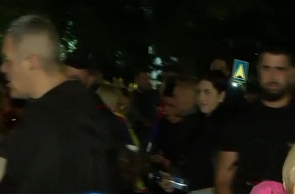 Protest u Kuli zbog hapšenja aktiviste koji je polomio štand SNS-a 
